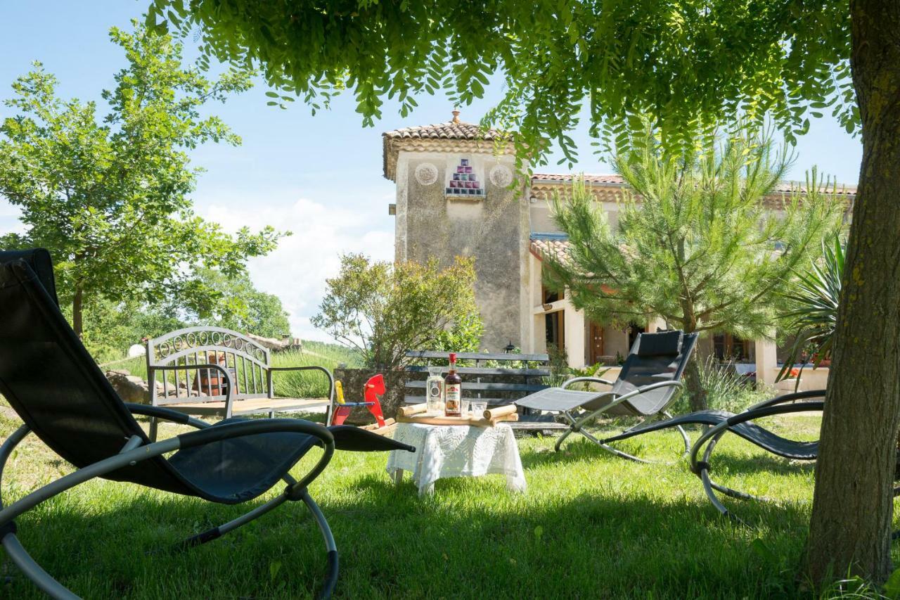 "Il Etait Une Soie..." Hotel Saint-Vincent-de-Barres Exterior foto