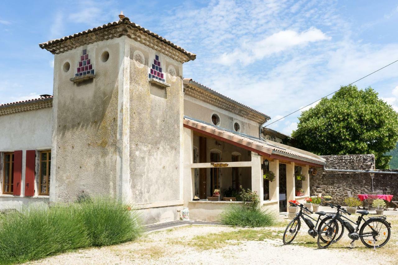 "Il Etait Une Soie..." Hotel Saint-Vincent-de-Barres Exterior foto
